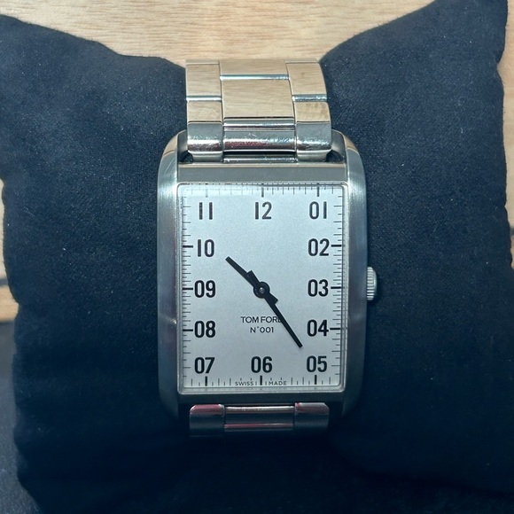 Tom Ford 001 40mmx27  Watch & Strap - Picture 7 of 7